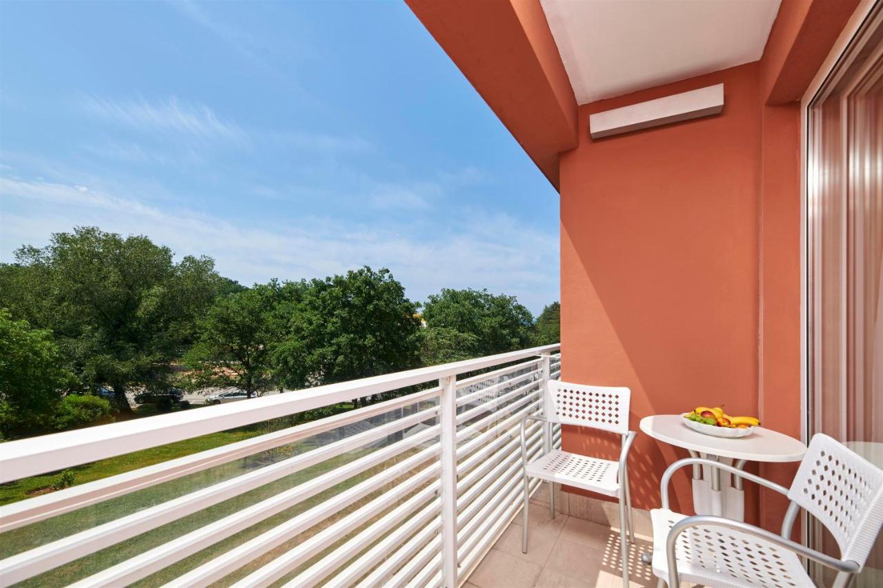 Hotel Albatros Plava Laguna Porec Bagian luar foto
