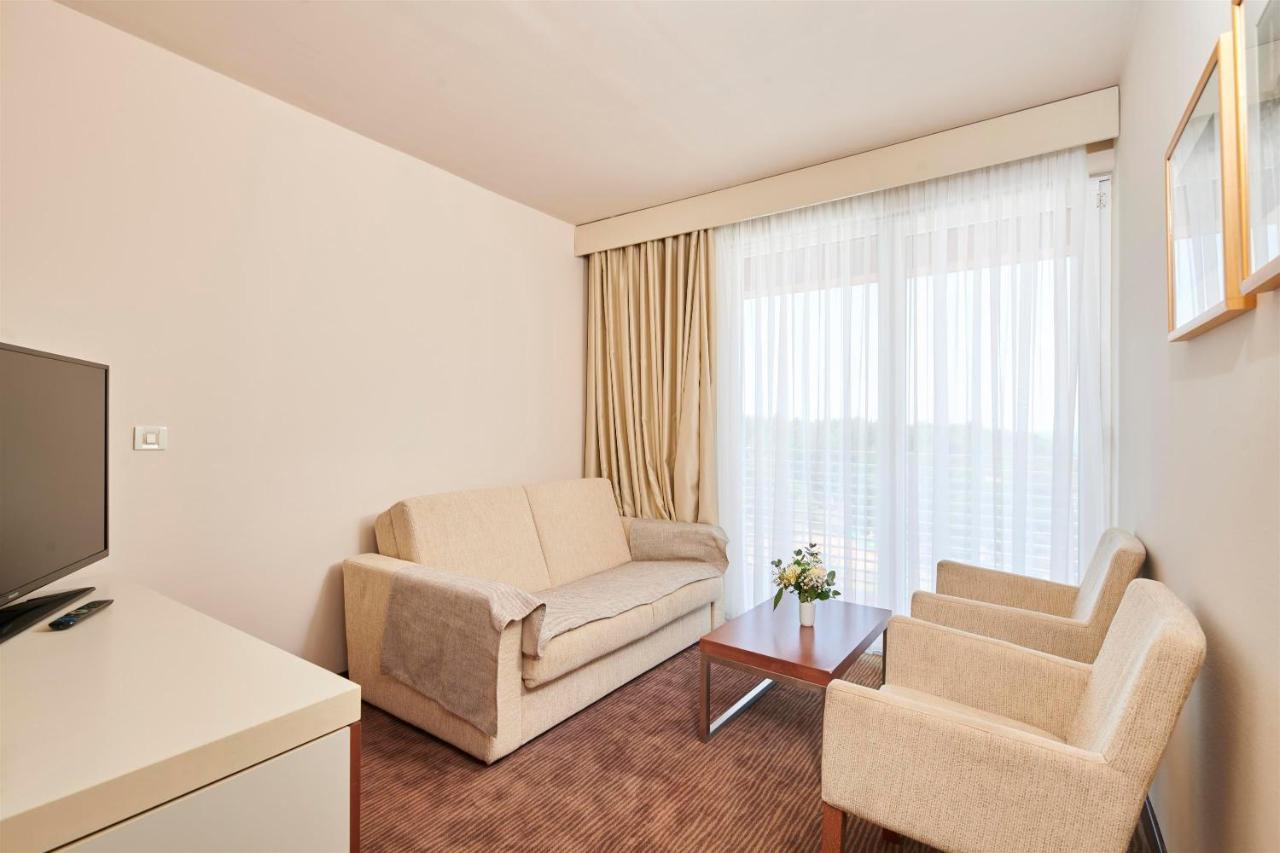 Hotel Albatros Plava Laguna Porec Bagian luar foto