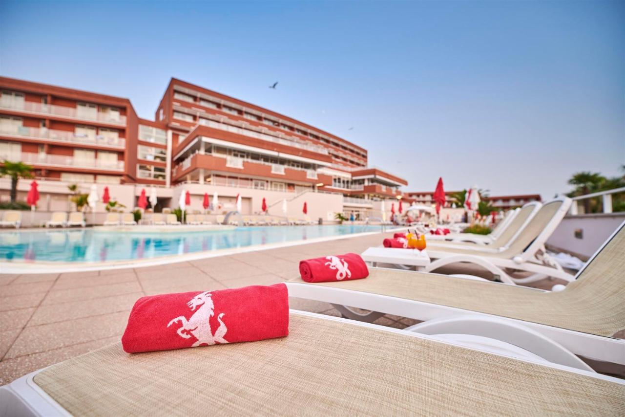 Hotel Albatros Plava Laguna Porec Bagian luar foto