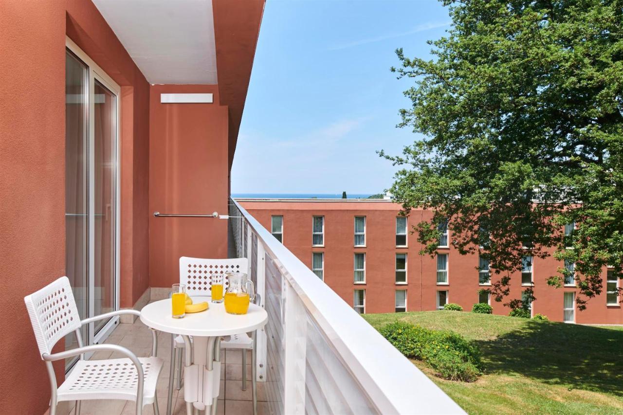 Hotel Albatros Plava Laguna Porec Bagian luar foto