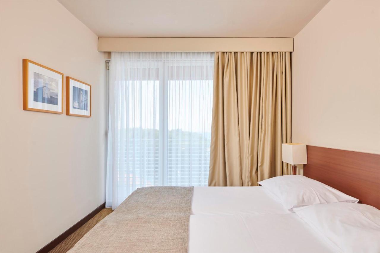 Hotel Albatros Plava Laguna Porec Bagian luar foto