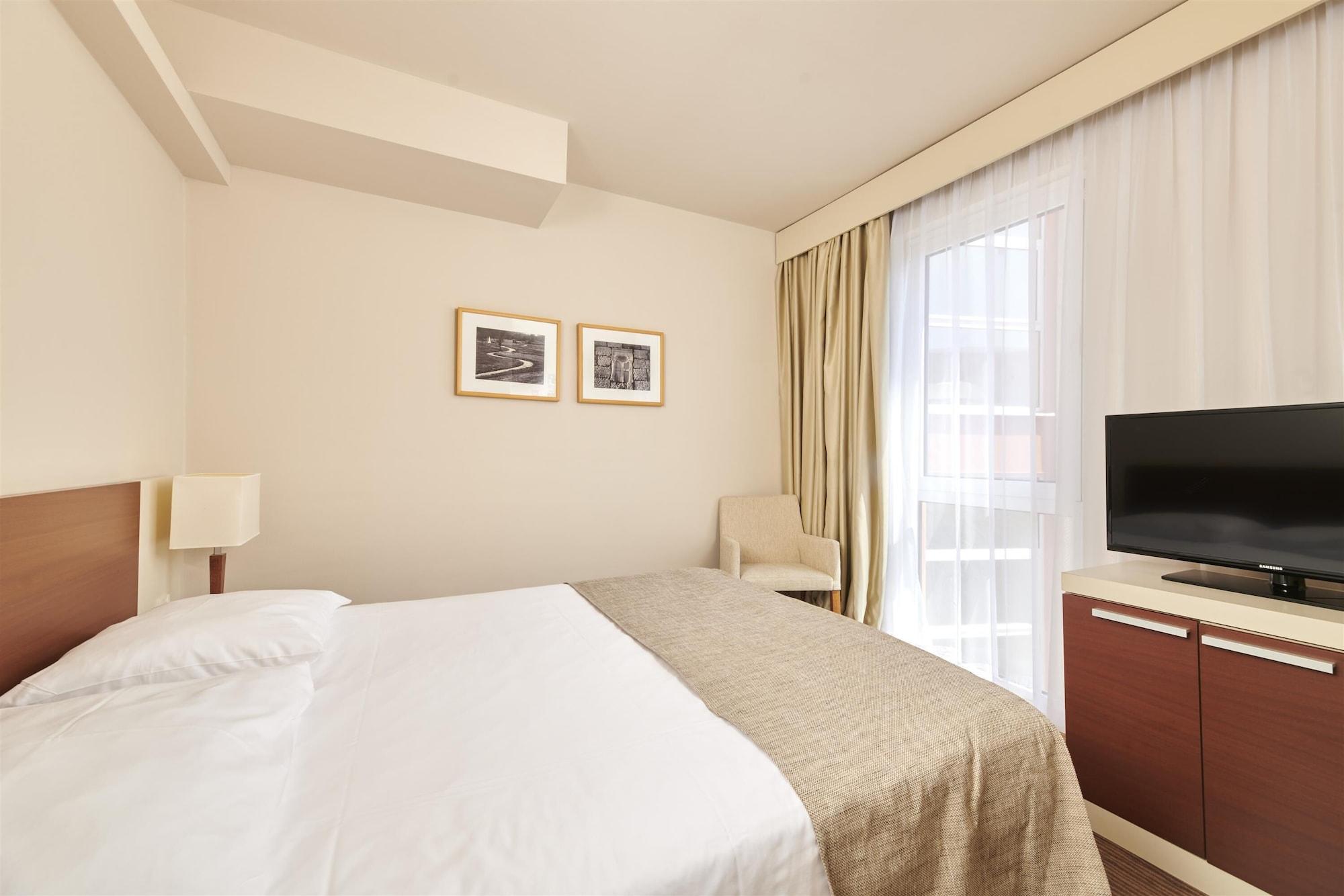 Hotel Albatros Plava Laguna Porec Bagian luar foto
