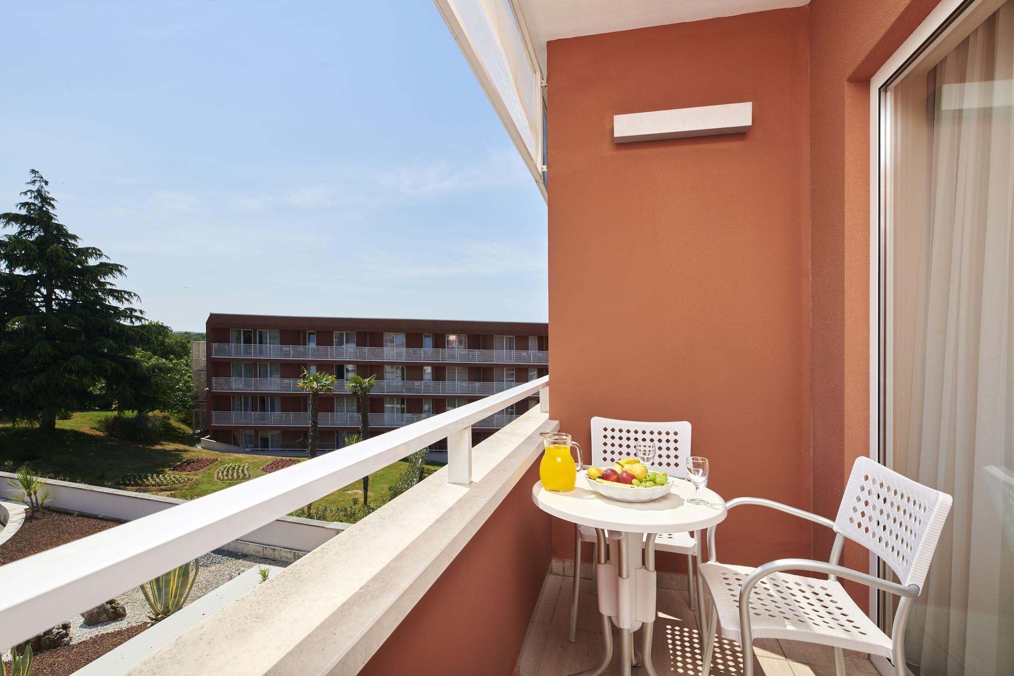 Hotel Albatros Plava Laguna Porec Bagian luar foto