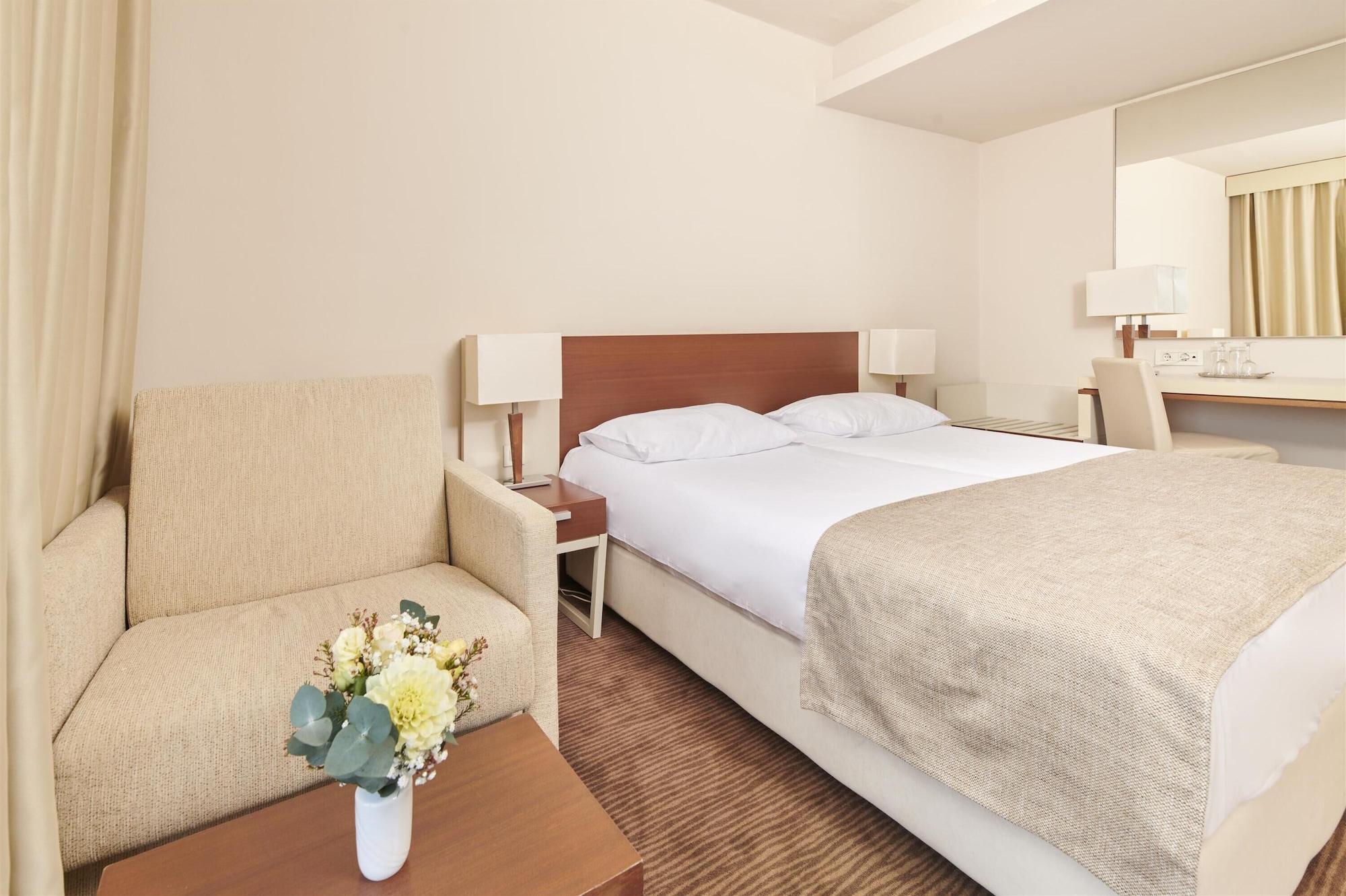 Hotel Albatros Plava Laguna Porec Bagian luar foto