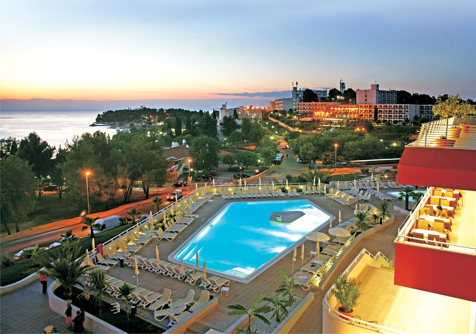 Hotel Albatros Plava Laguna Porec Bagian luar foto