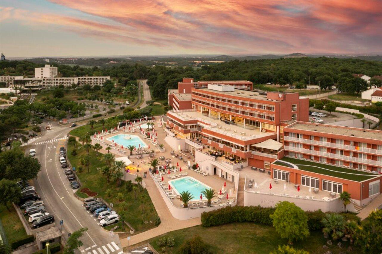 Hotel Albatros Plava Laguna Porec Bagian luar foto